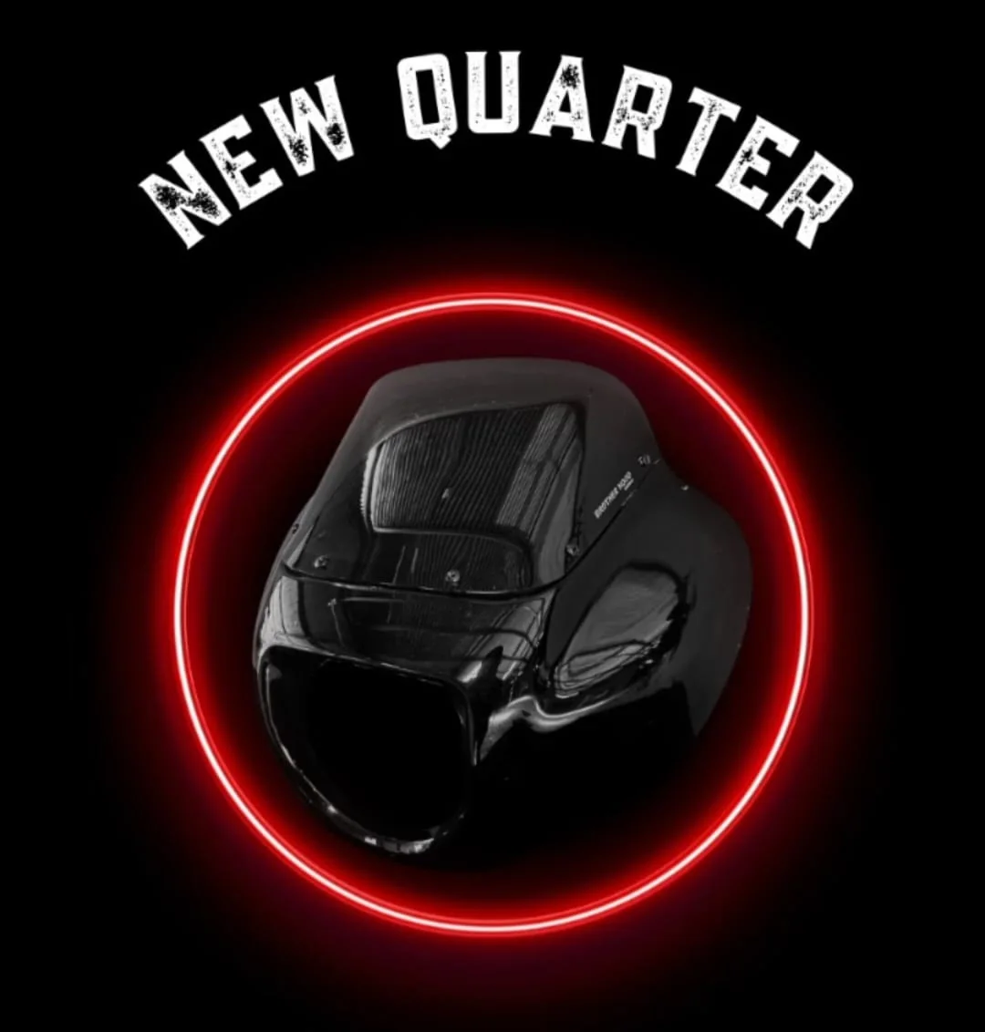 Fairing New Quarter preto destacado por aro vermelho